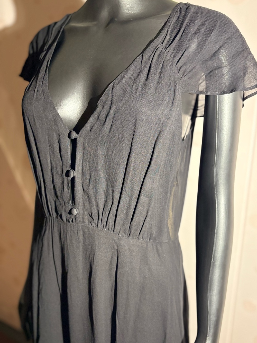NWT Reformation Black Gathered Short-Sleeve Viscose Dress - New With Tags size 6